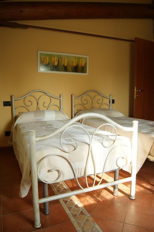 Olea Dei Holiday Apartments San Felice del Benaco Phòng bức ảnh