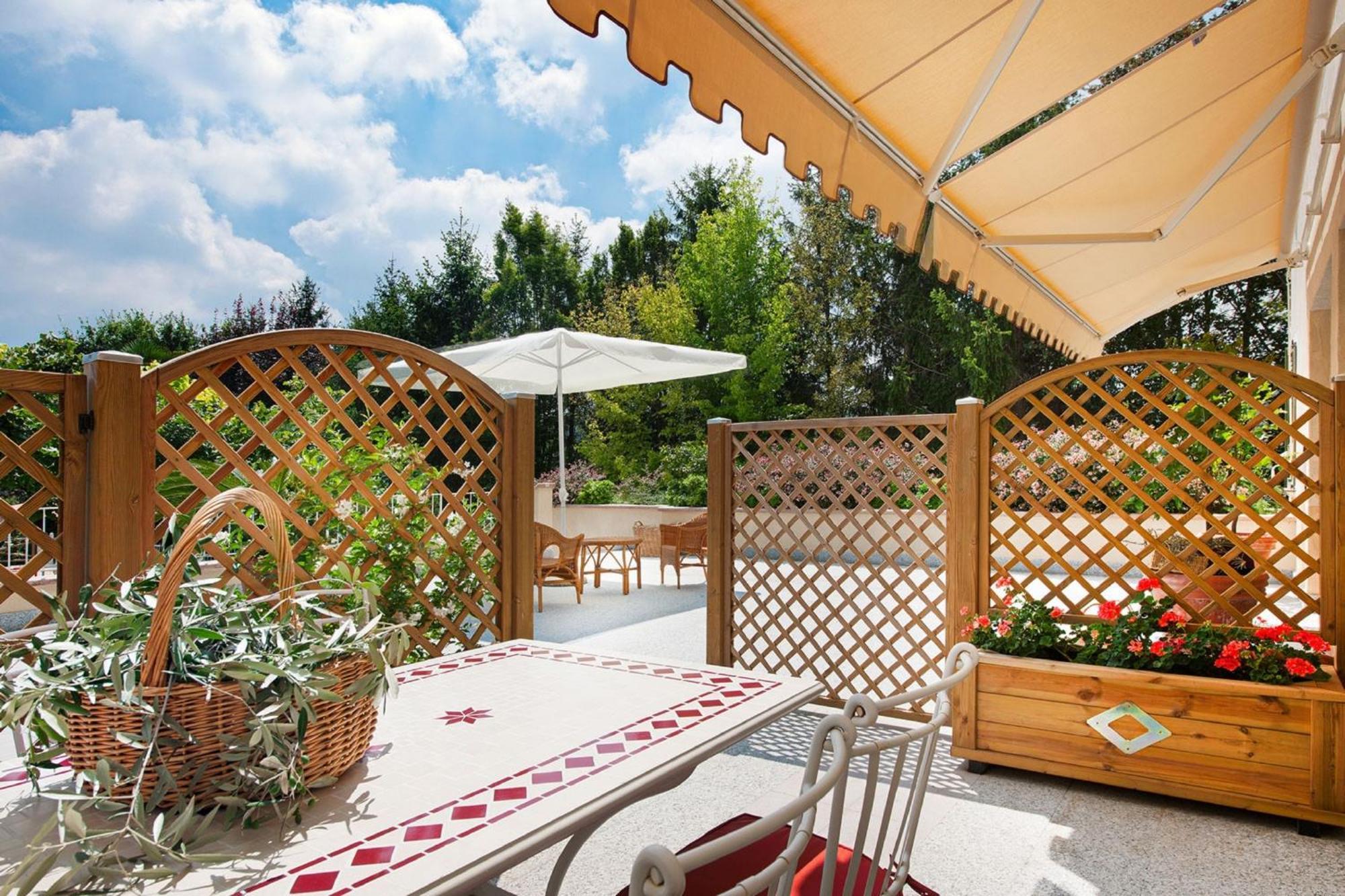 Olea Dei Holiday Apartments San Felice del Benaco Phòng bức ảnh